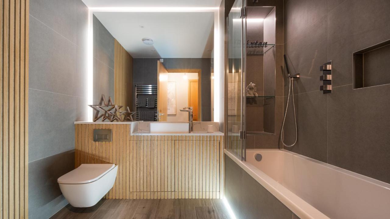 London'S Modern Nuance Apartment - Battersea Exterior photo